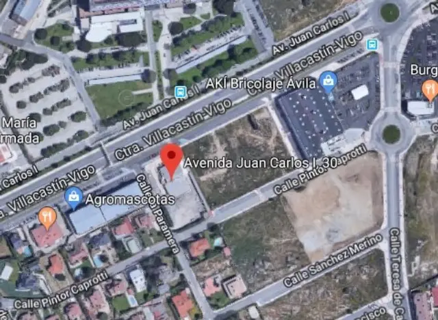 Nave industrial en alquiler en Avenida de Juan Carlos I, San Antonio-Estación-Las Hervencias (Ávila Capital) de 8.000 €<span>/mes</span>