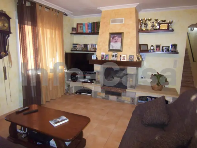 Detached house for sale in Nueva Onda, Onda of 280.000 €