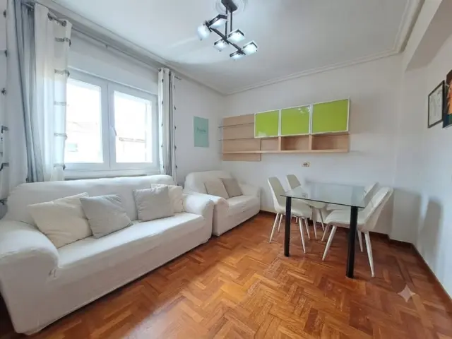Apartment on Carmen de Burgos Street