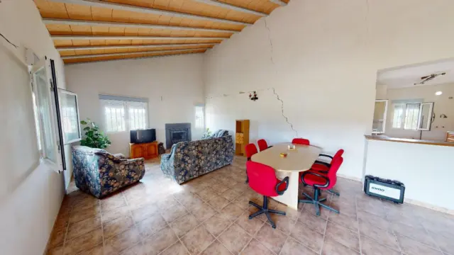 Rustic Finca in La Almudena