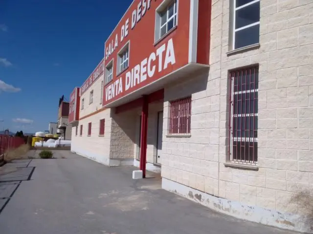 Nave industrial en venta en Calle de San Rafael, Hellín de 490.000 €