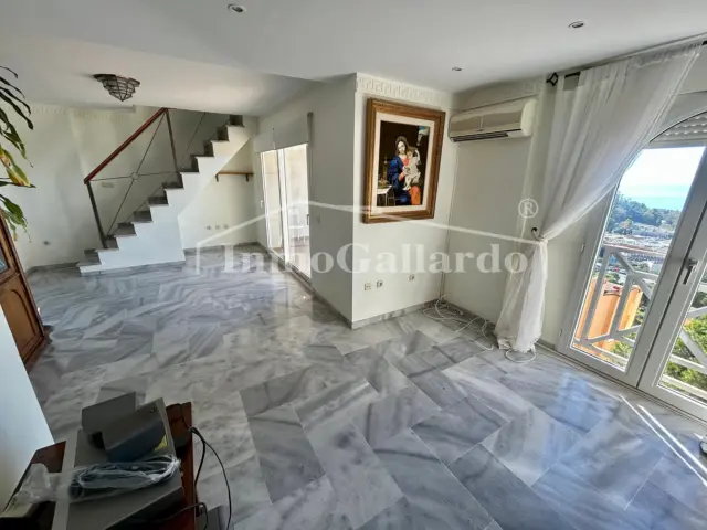 Dúplex en Cerrado de Calderón