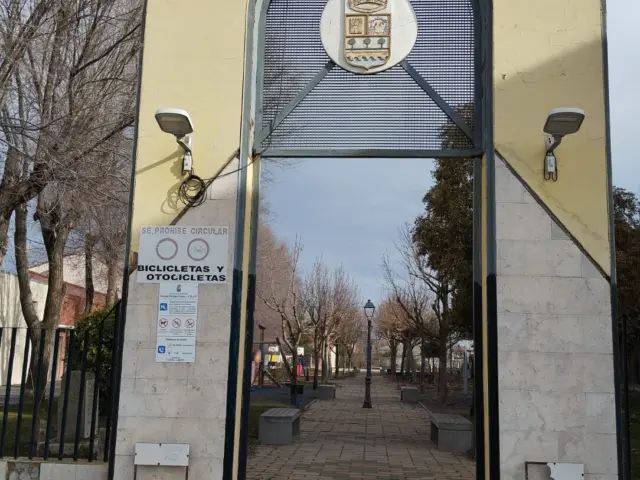 Semi-detached house on Calle del Príncipe Felipe, 21