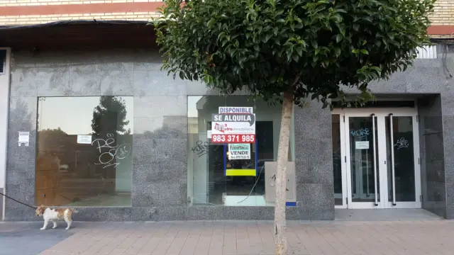 Local comercial en venta en Avenida del Cardenal Cisneros, número 11, Campo de la Juventud-Santiago (Palencia Capital) de 174.000 €