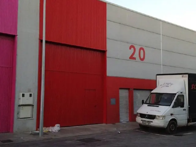 Nave industrial en alquiler en Calle Via Francesa, Dique Sur, Melilla de 1.300 €<span>/mes</span>