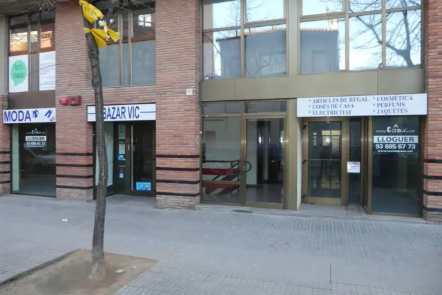 Commercial premises for rent in Carrer del Bisbe Morgades, near Carrer de l' Arquebisbe Alemany, Nord-El Sucre-Universitat (Vic) of 1.600 €<span>/month</span>
