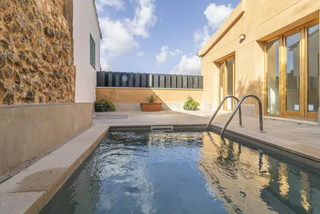 Single-family home on Carrer d'Orient photo 3