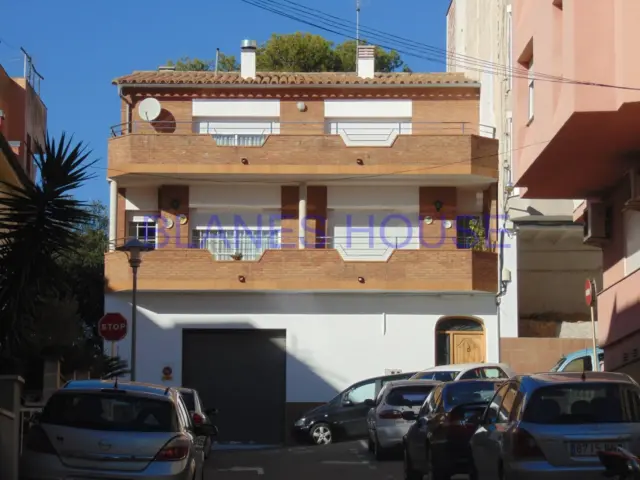 Casa en venta en Calle Marialluïsa, Centre (Blanes) de 575.000 €