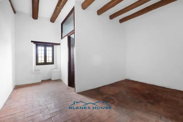Rustic finca on Calle Diseminat Fogars de La Selva photo 15