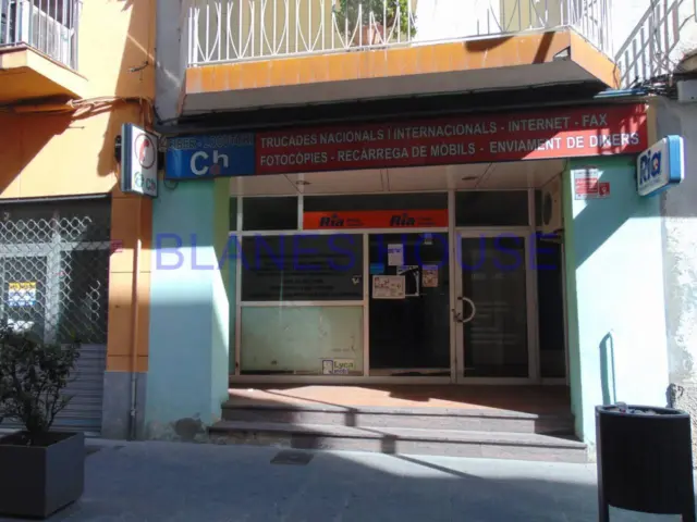 Commercial premises for sale in Costa Brava, Centre (Blanes) of 82.800 €