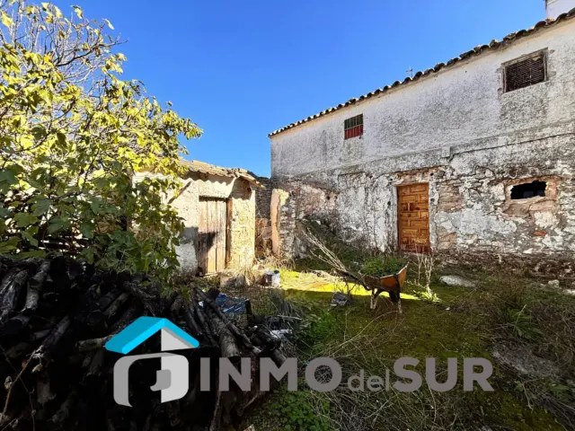 Rustic farm on Calle Diseminados, No. 515 photo 4