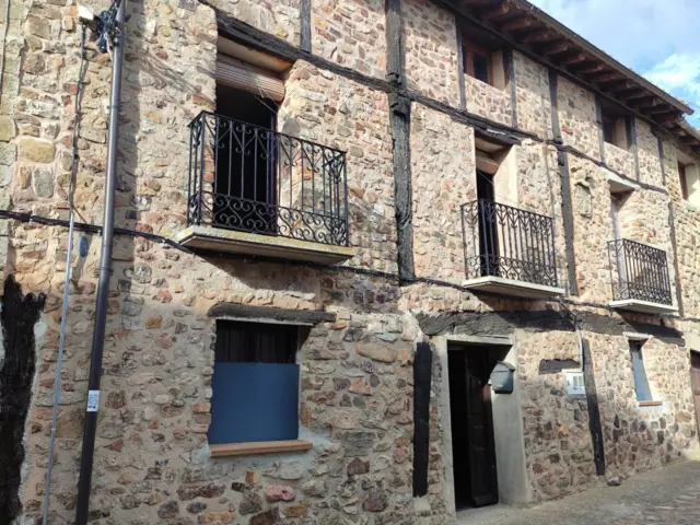 Casa en venta en Calle del Melitón Herreros, Lumbreras de Cameros de 145.000 €