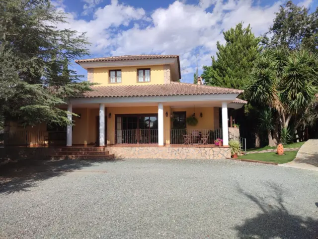 Chalet on Carretera los Secanos, No. S/N photo 3