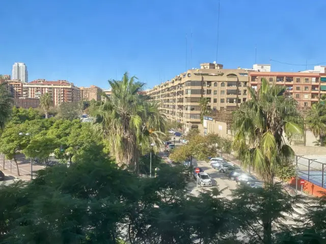Piso en alquiler en Calle de Menorca, cerca de Calle de Méndez Núñez - Imagen 17