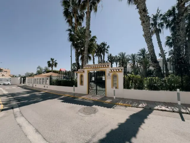 Semi-detached chalet on Avenida de Escandinavia, 1 photo 34