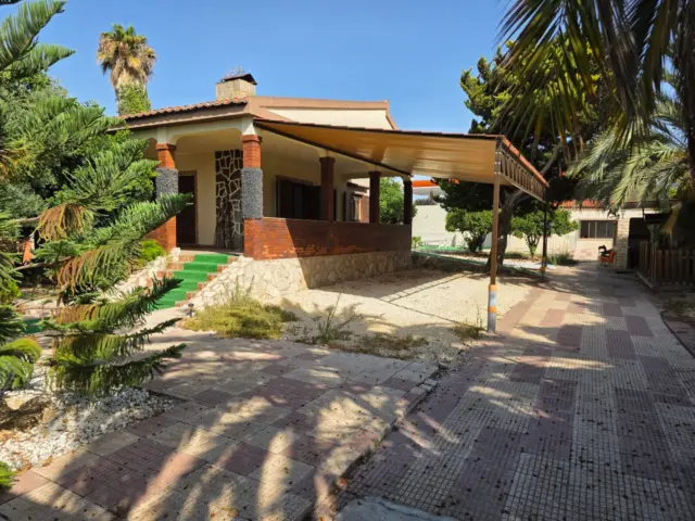 Chalet unifamiliar en calle Fora de España