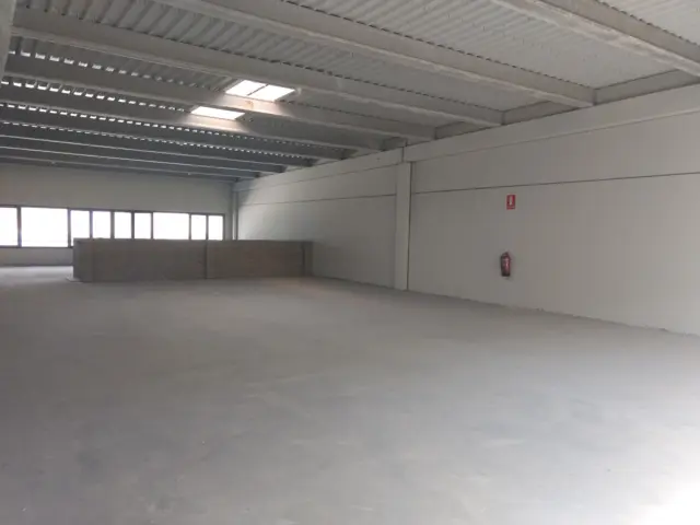 Nave industrial en alquiler en Villaverde, San Andrés (Distrito Villaverde. Madrid Capital) de 2.240 €<span>/mes</span>