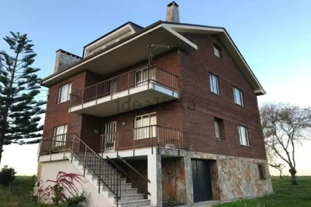 Casa en venta en Calle A Devesa, Ribadeo de 260.000 €