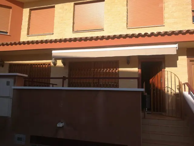 Semi-detached house for sale in Calle Jardín, 7, Blanca of 136.000 €
