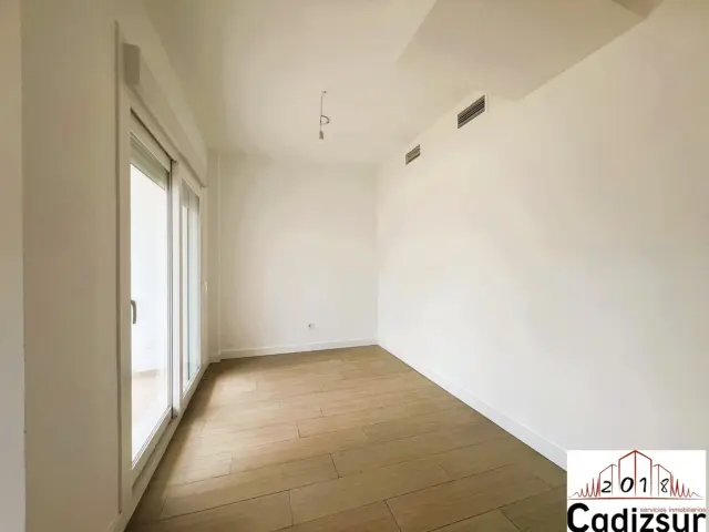 Semi-detached house on Avenida Portus Gaditanus photo 13