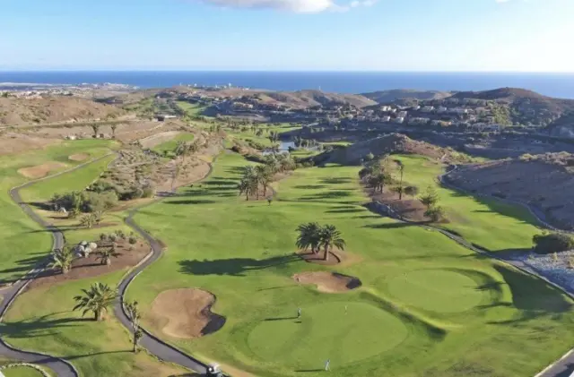 Chalet pareado en Urbanización Salobre Golf