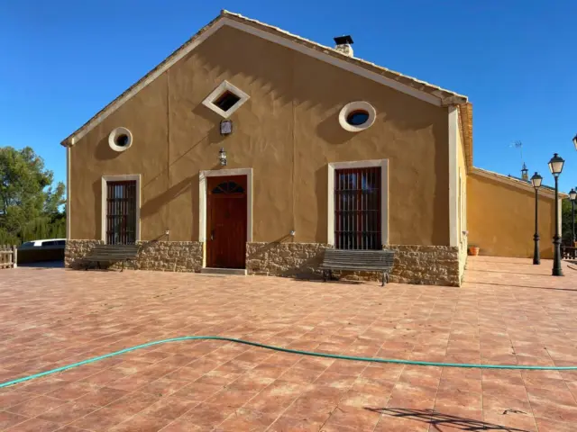 Chalet rústico en Vía Casa Nueva