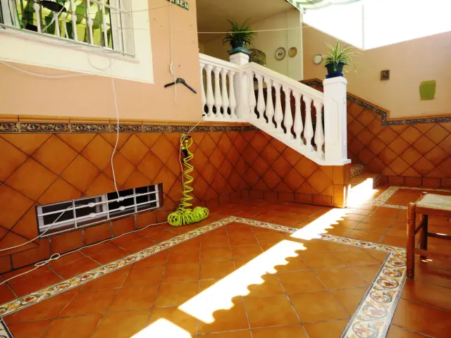 Casa adosada en venta en Las Salinas, La Romanilla-El Puerto (Distrito Núcleo Urbano. Roquetas de Mar) de 295.000 €