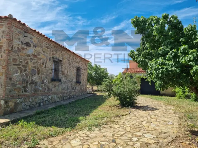 Chalet rústico en Alange
