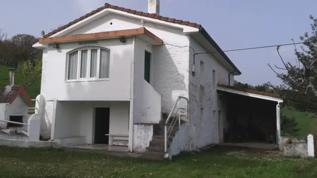 Casa en venta en Calle Santa María de Cayón, Número 274, Sarón (Santa María de Cayón) de 290.000 €
