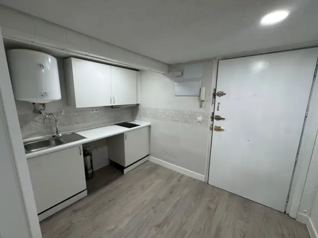 Estudio en alquiler en Calle de Belisana - Imagen 9