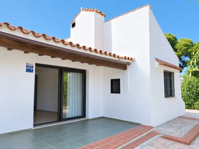Villa on Avenida de la Playa del Sol photo 8