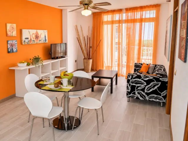 Apartment on Avenida del Arquitecto Gómez Cuesta, no. sn