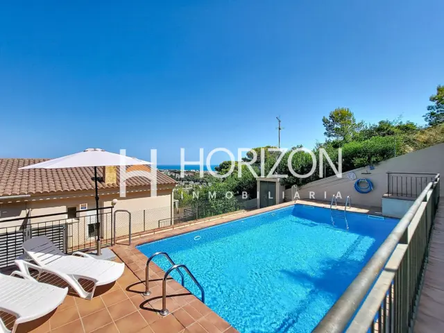 Casa pareada en Avinguda d'Anglaterra
