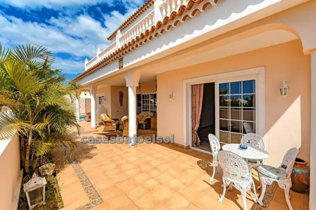 Chalet on Calle de Venecia