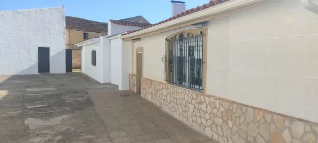 House in Minaya photo 2