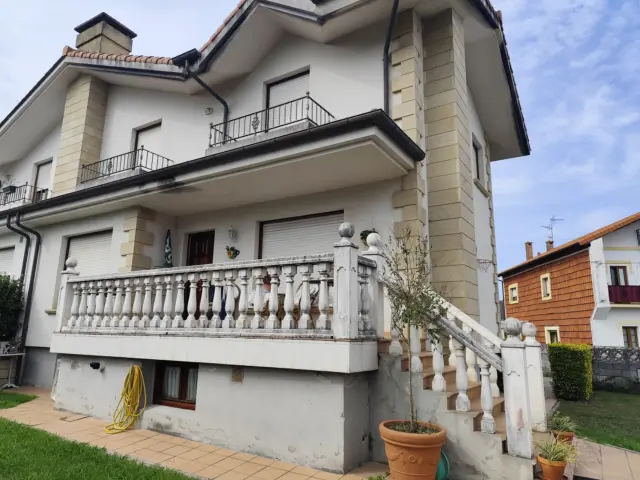 Semi-detached chalet in Barrio de la Zoña, 3
