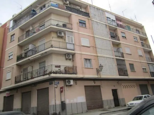 Apartment on Calle Villamarchante, 45