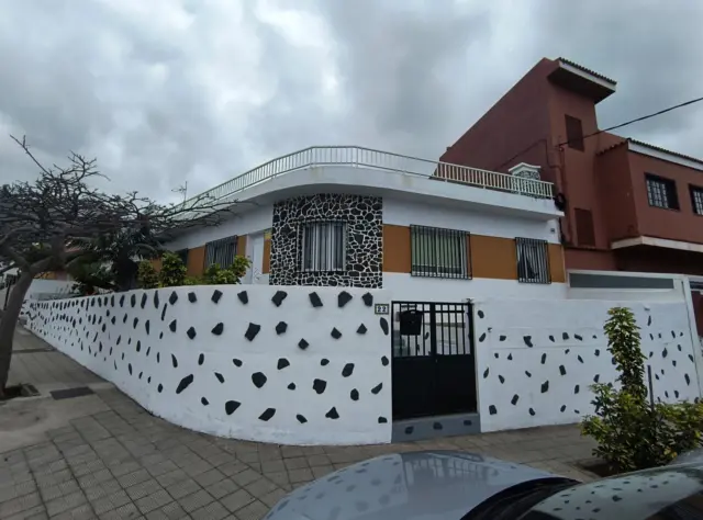 Casa unifamiliar en Avenida de la Constitución, 2