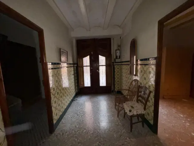 Semi-detached house on Calle de Mosén Rausell