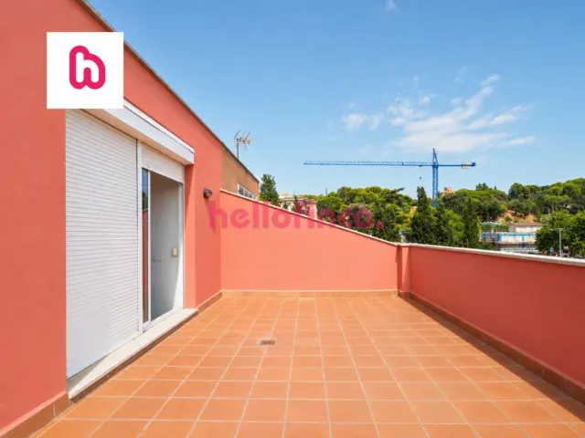 Semi-detached house on Carrer de Josep Tarradellas photo 48