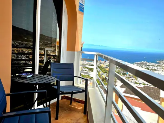 Townhouse for sale on Avenida de Europa