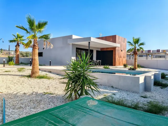 Casa en calle Amapolas, 12