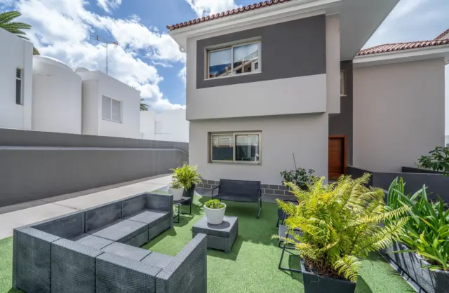Chalet on Pintor Ribera Street
