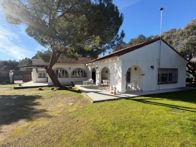 Single-family detached house in Colonia