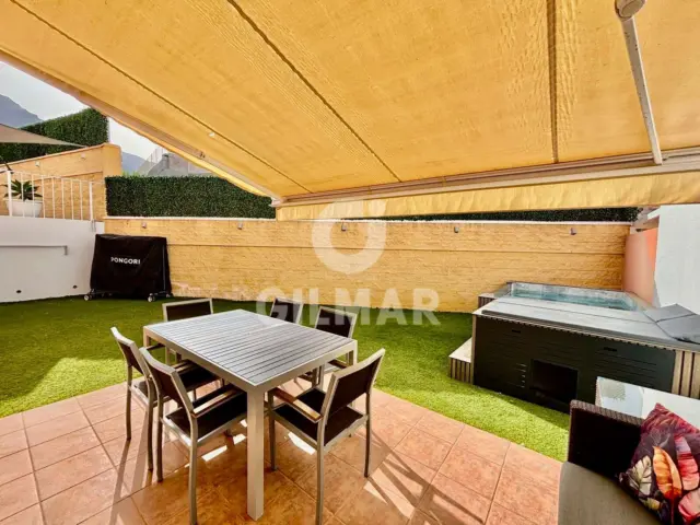 Semi-detached chalet on Calle del Acebuche, 11