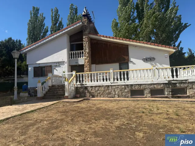 Detached house in Urbanización El Otero, 1