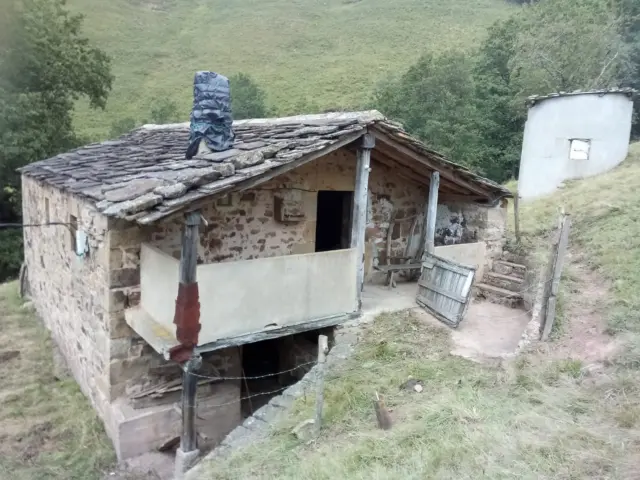 Rustic house on Calle Barrio Yera - Canaleja, No. 8 photo 2