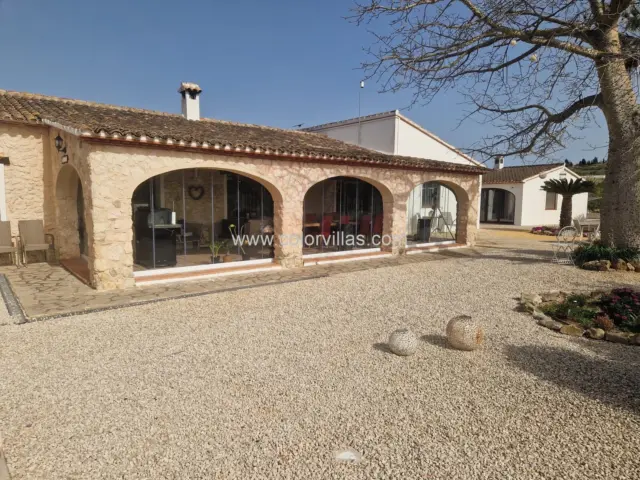 Rustic finca at Camino Diego Caldo, no. 11