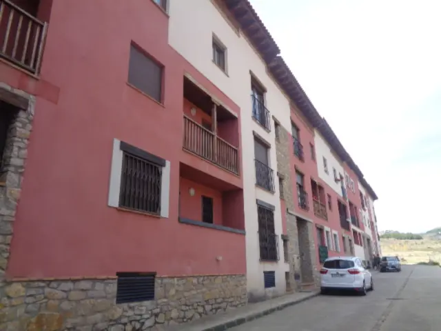Piso en venta en Calle Santa Ana, Rubielos de Mora de 149.000 €