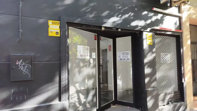 Local comercial en Avenida de Madrid, 187 — foto 2